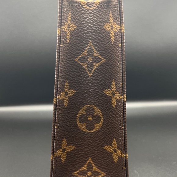 LOUIS VUITTON Toiletry 19 Pouch (Brand New! Never Used) - Picture 4 of 9
